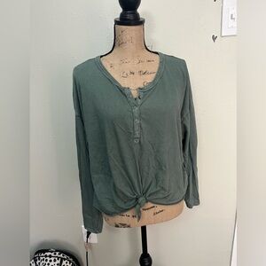 American Eagle Long sleeve Henley